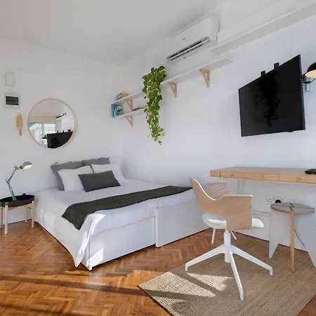 The Balcony Flat | Central | Green And Cozy *